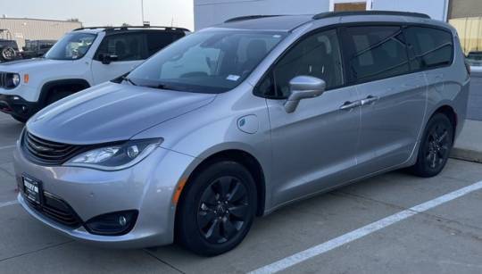 2019 Chrysler Pacifica Hybrid 2C4RC1N74KR640232