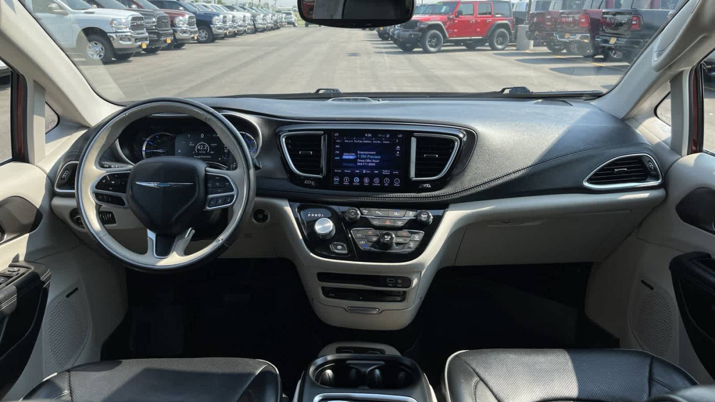 2018 Chrysler Pacifica 2C4RC1N72JR248218