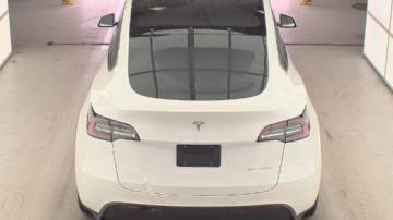 2021 Tesla Model Y 5YJYGDEE1MF210303