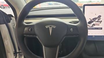 2021 Tesla Model Y 5YJYGDEE1MF210303