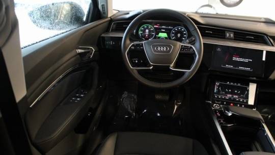 2021 Audi e-tron WA1LAAGE3MB005876