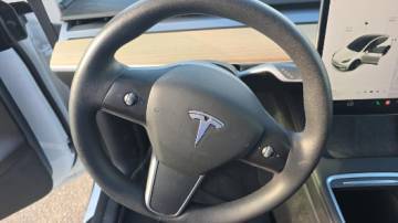 2021 Tesla Model Y 5YJYGDEE3MF231962