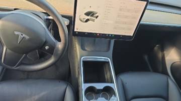 2021 Tesla Model Y 5YJYGDEE3MF231962