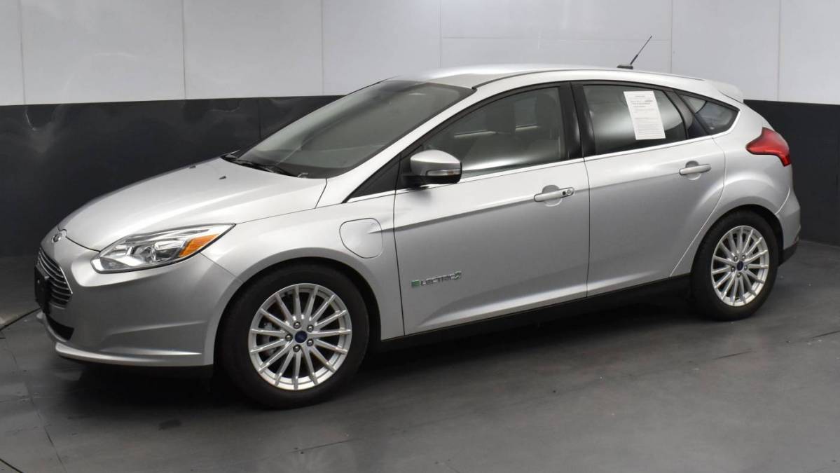 2018 Ford Focus 1FADP3R43JL296111