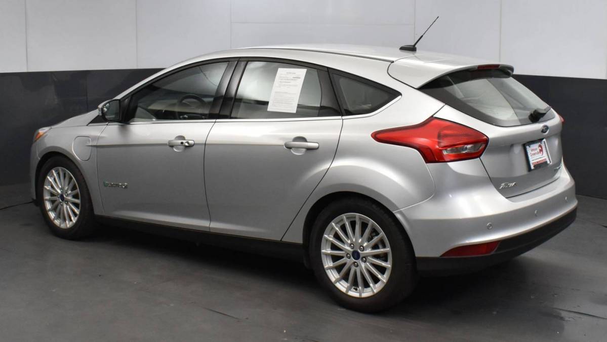 2018 Ford Focus 1FADP3R43JL296111