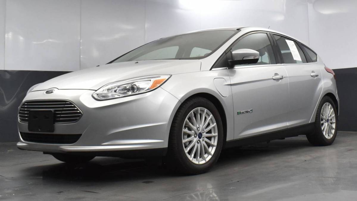 2018 Ford Focus 1FADP3R43JL296111