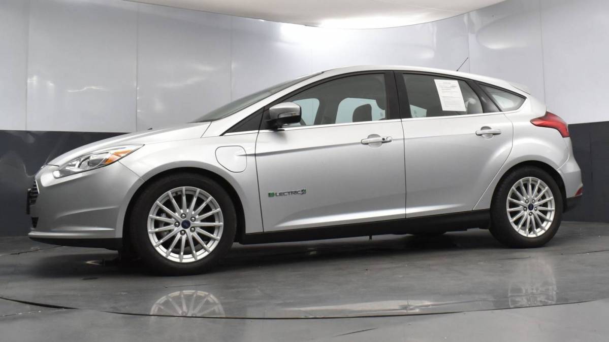 2018 Ford Focus 1FADP3R43JL296111