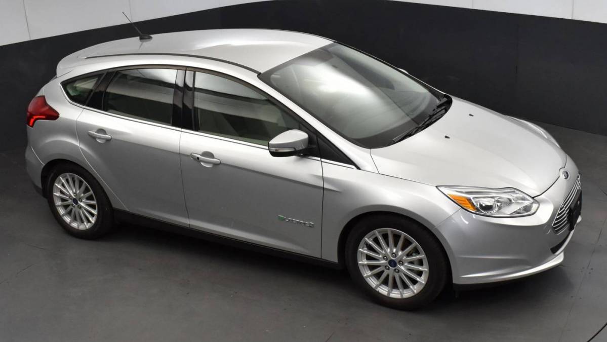 2018 Ford Focus 1FADP3R43JL296111