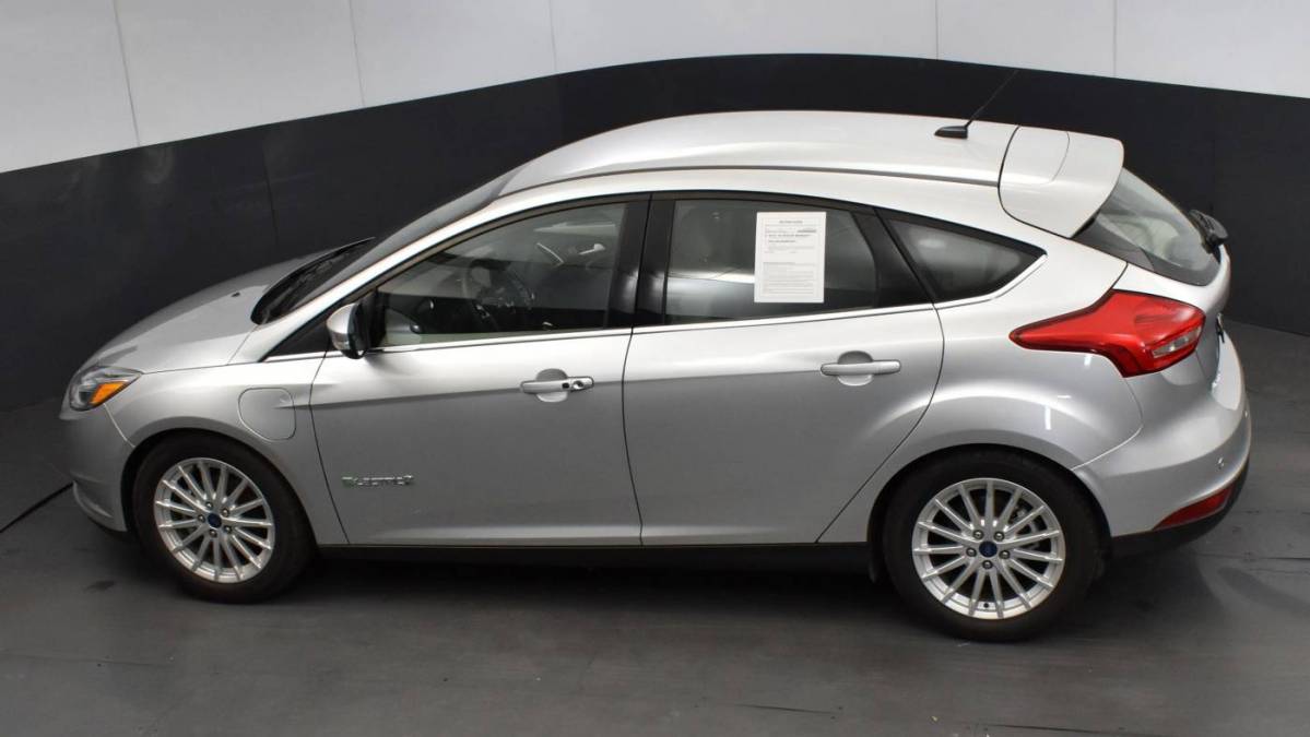 2018 Ford Focus 1FADP3R43JL296111