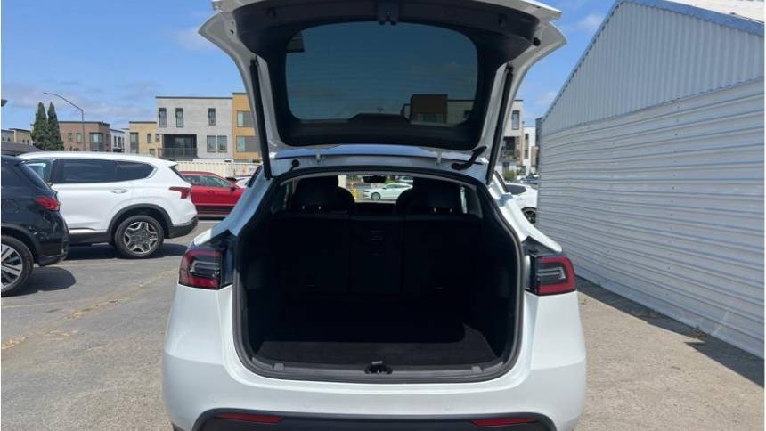 2020 Tesla Model Y 5YJYGDEE9LF026208