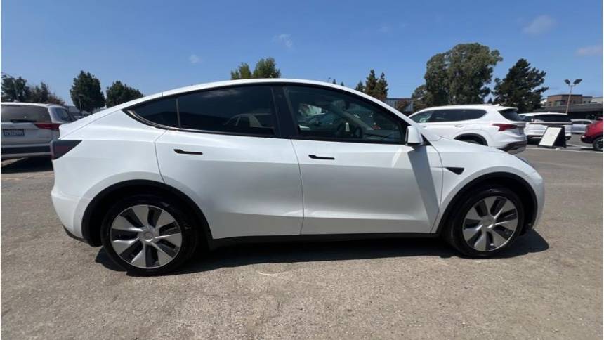 2020 Tesla Model Y 5YJYGDEE9LF026208