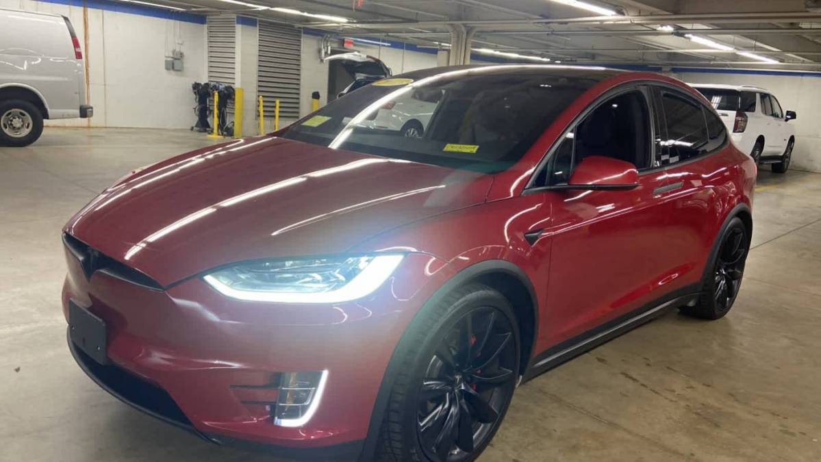 2018 Tesla Model X 5YJXCBE45JF135720