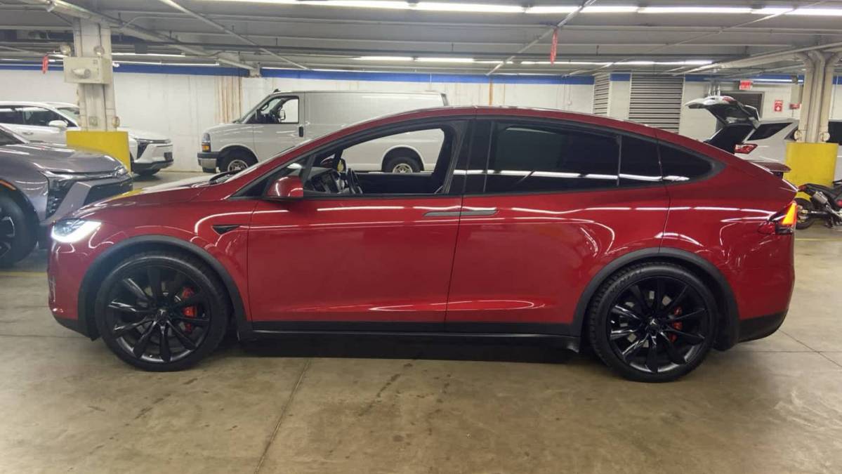 2018 Tesla Model X 5YJXCBE45JF135720