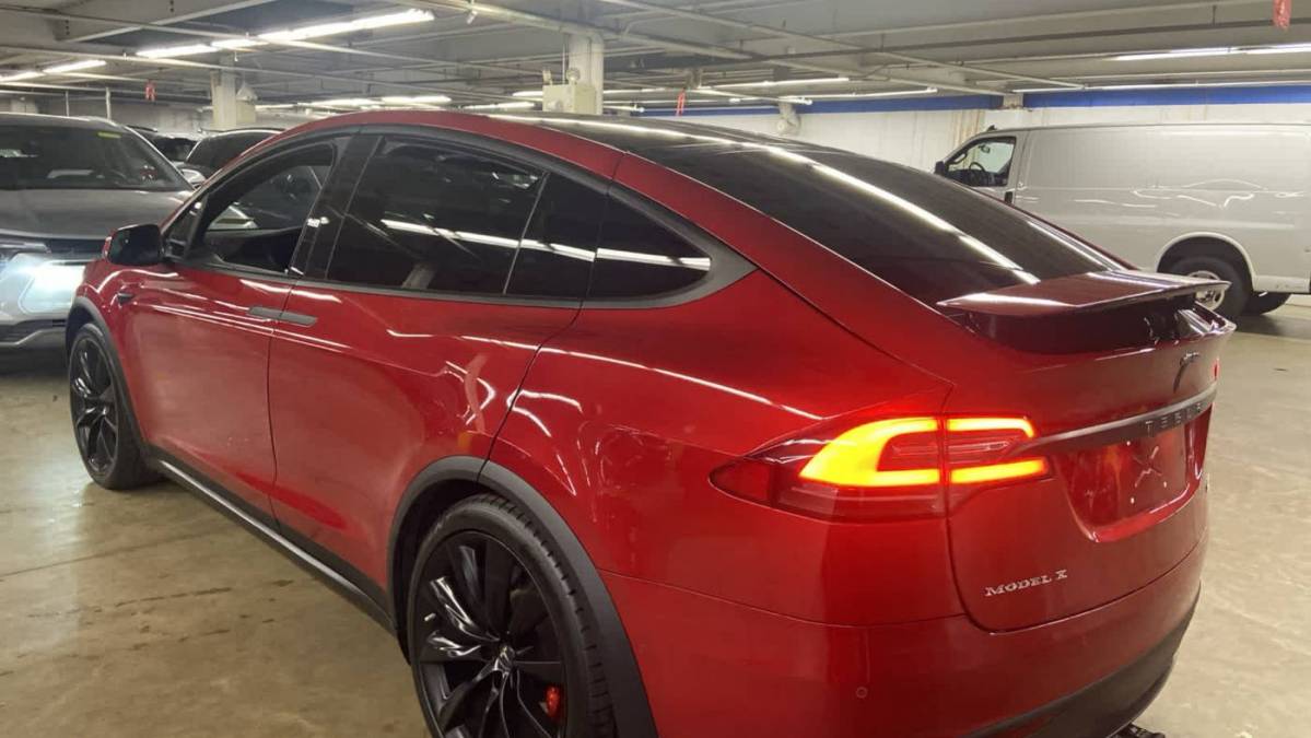 2018 Tesla Model X 5YJXCBE45JF135720