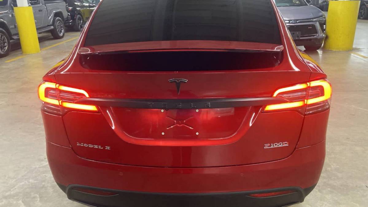 2018 Tesla Model X 5YJXCBE45JF135720