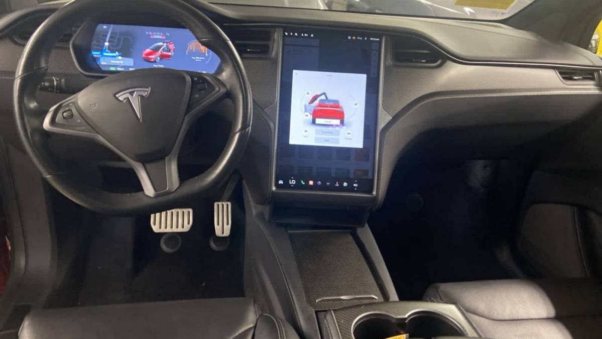 2018 Tesla Model X 5YJXCBE45JF135720