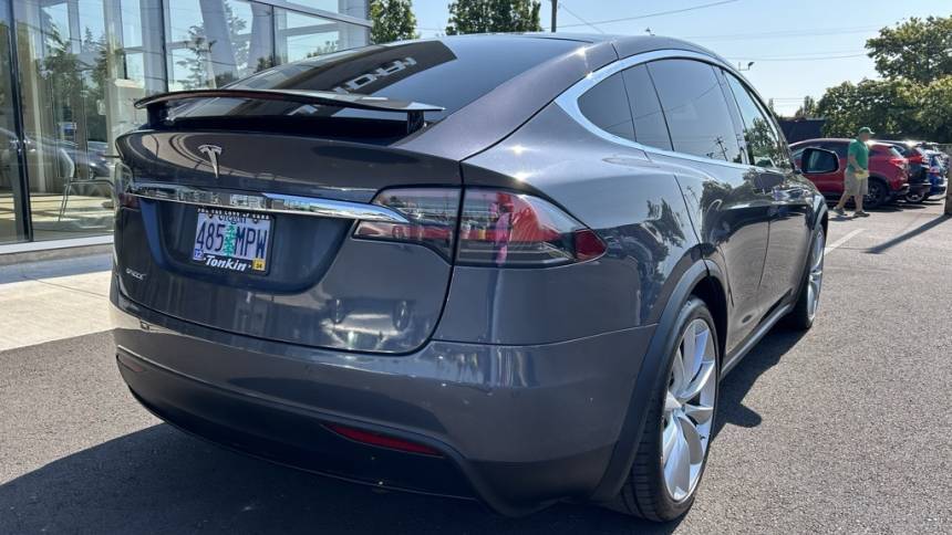 2016 Tesla Model X 5YJXCAE28GF007389