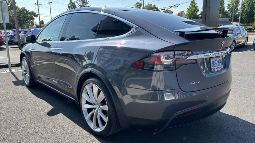 2016 Tesla Model X 5YJXCAE28GF007389