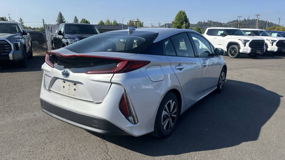 2017 Toyota Prius Prime JTDKARFP1H3066422