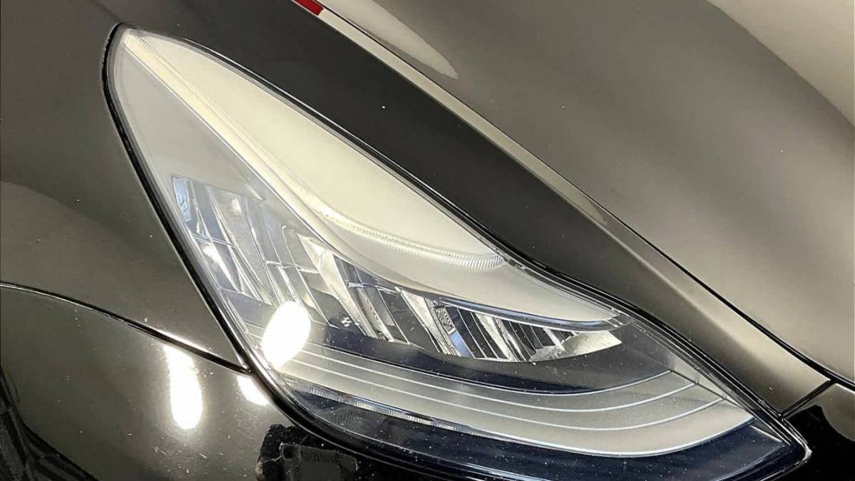 2018 Tesla Model 3 5YJ3E1EB0JF113142