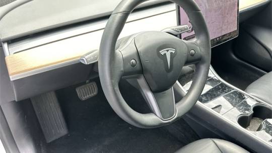 2019 Tesla Model 3 5YJ3E1EB4KF493166