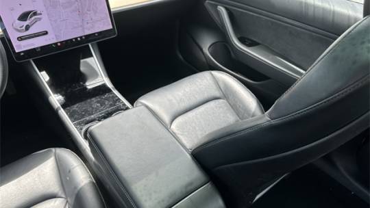 2019 Tesla Model 3 5YJ3E1EB4KF493166