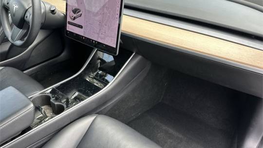 2019 Tesla Model 3 5YJ3E1EB4KF493166