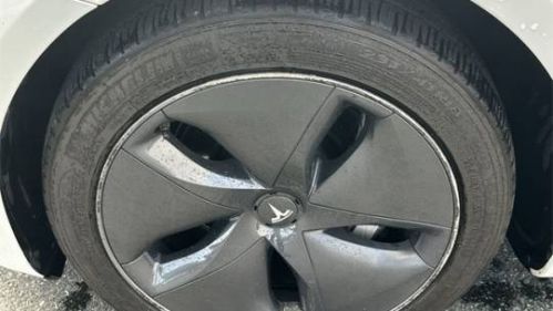 2019 Tesla Model 3 5YJ3E1EB4KF493166