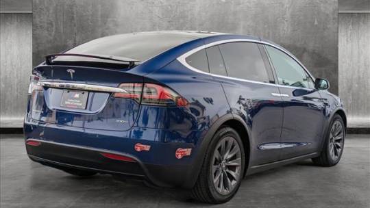 2017 Tesla Model X 5YJXCDE25HF056858