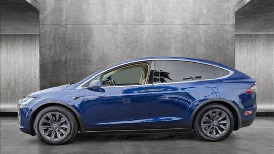 2017 Tesla Model X 5YJXCDE25HF056858