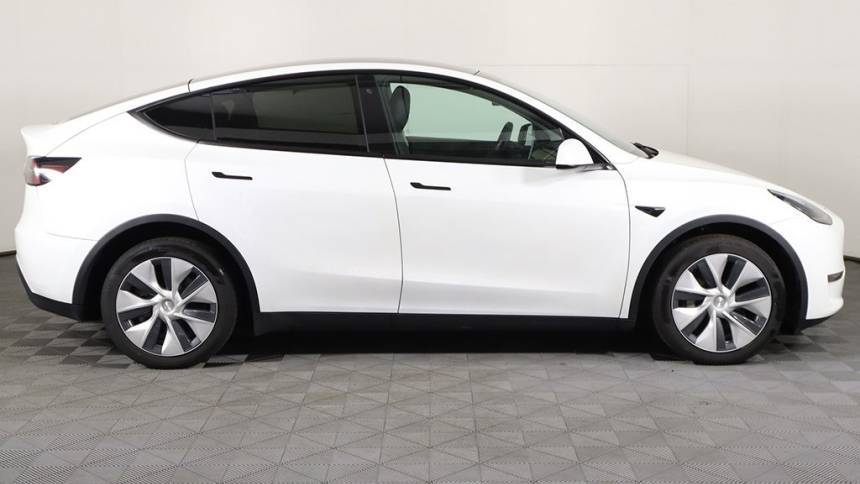 2020 Tesla Model Y 5YJYGDEE7LF006748