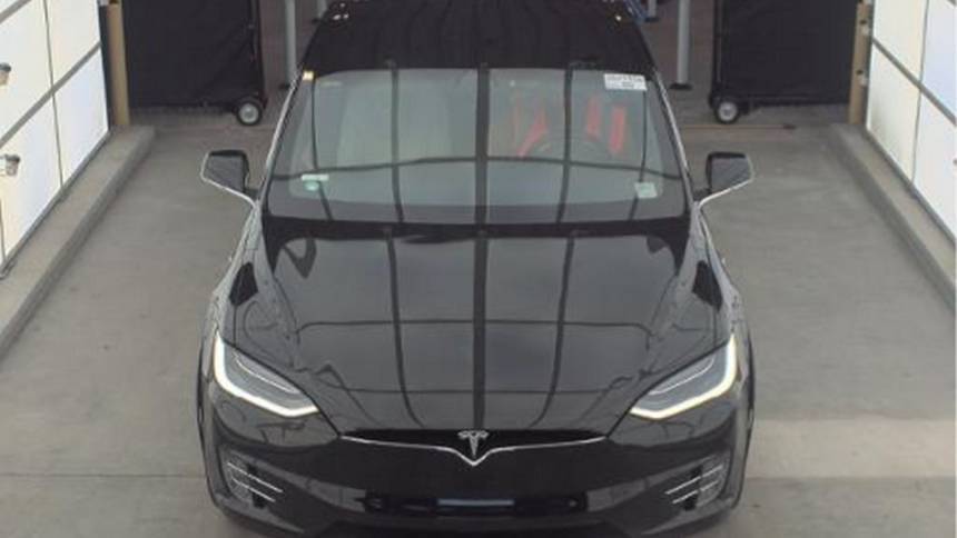 2018 Tesla Model X 5YJXCBE42JF120172