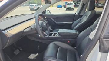 2021 Tesla Model Y 5YJYGDEE0MF244460