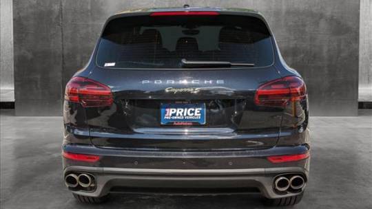 2017 Porsche Cayenne WP1AE2A21HLA74926