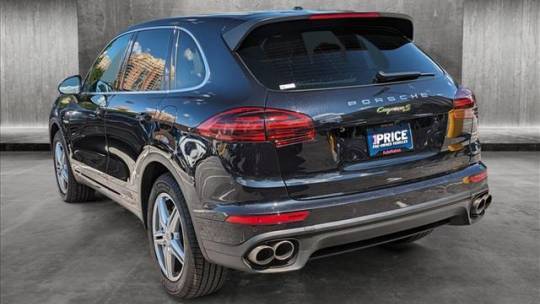 2017 Porsche Cayenne WP1AE2A21HLA74926