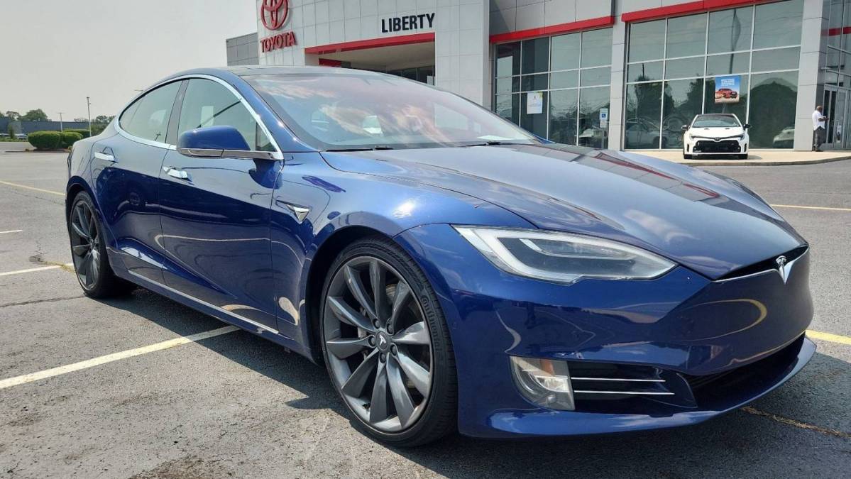 2017 Tesla Model S 5YJSA1E24HF196012