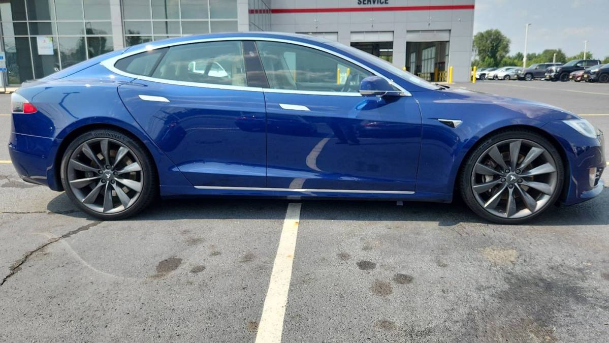 2017 Tesla Model S 5YJSA1E24HF196012