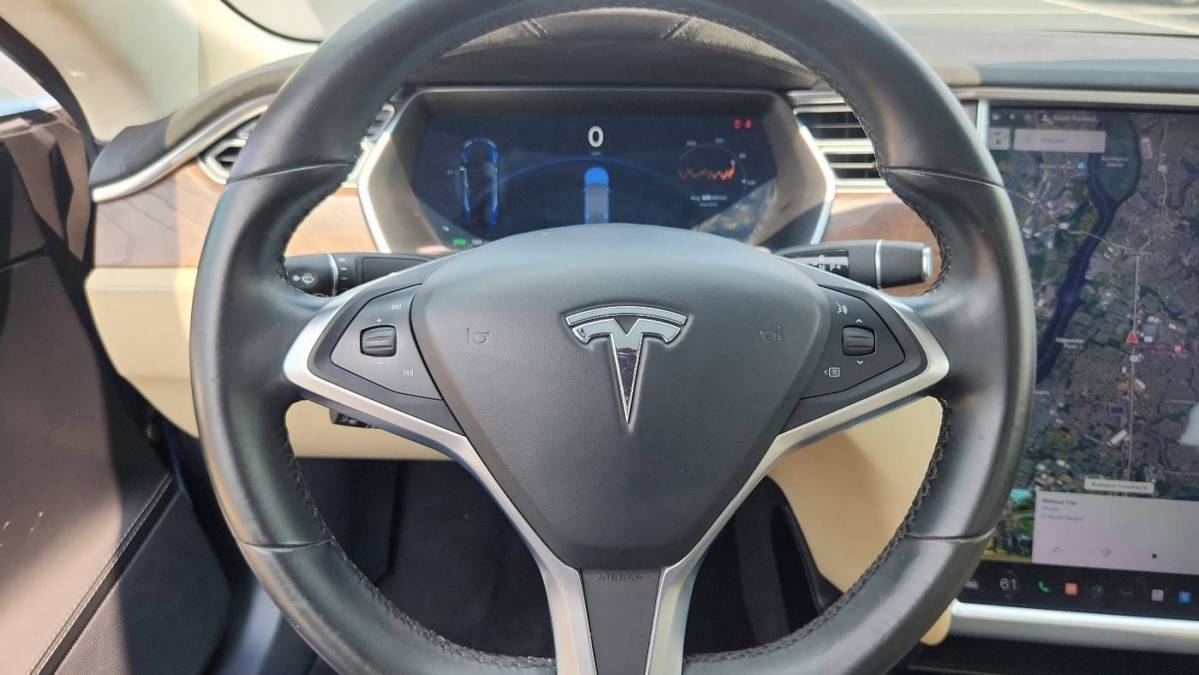 2017 Tesla Model S 5YJSA1E24HF196012