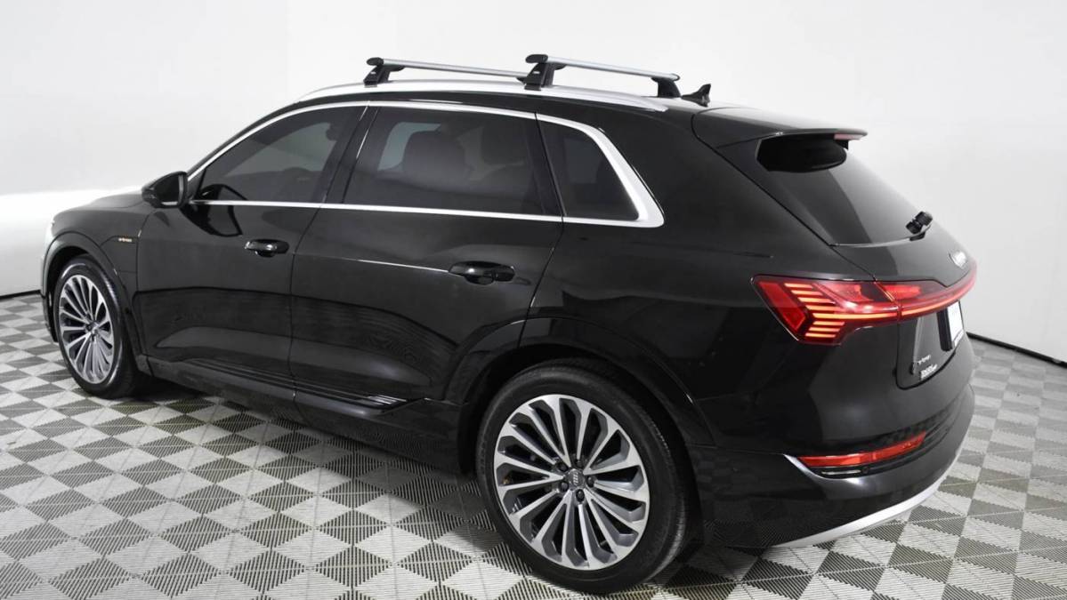 2019 Audi e-tron WA1VAAGEXKB025077