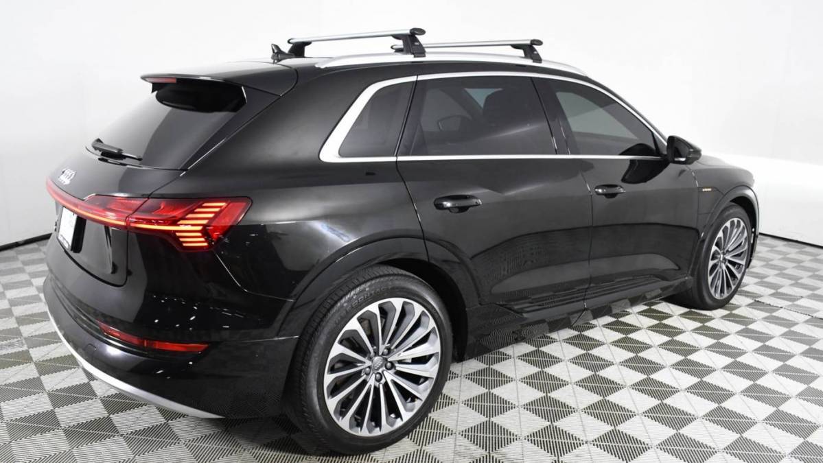 2019 Audi e-tron WA1VAAGEXKB025077