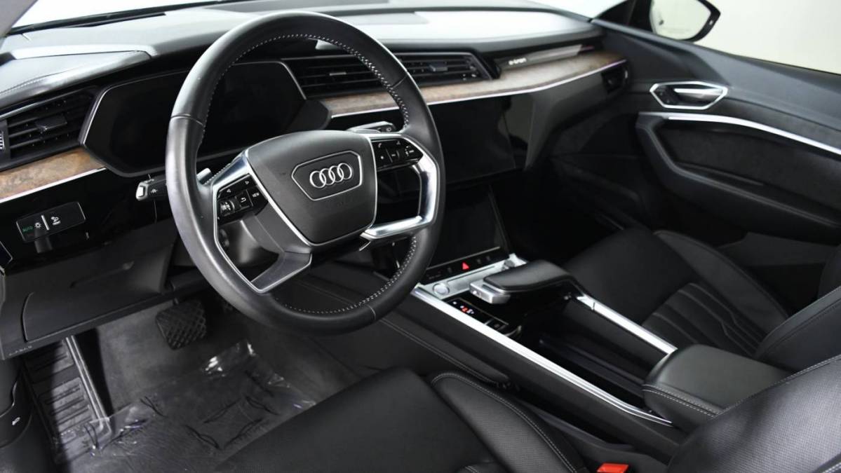 2019 Audi e-tron WA1VAAGEXKB025077