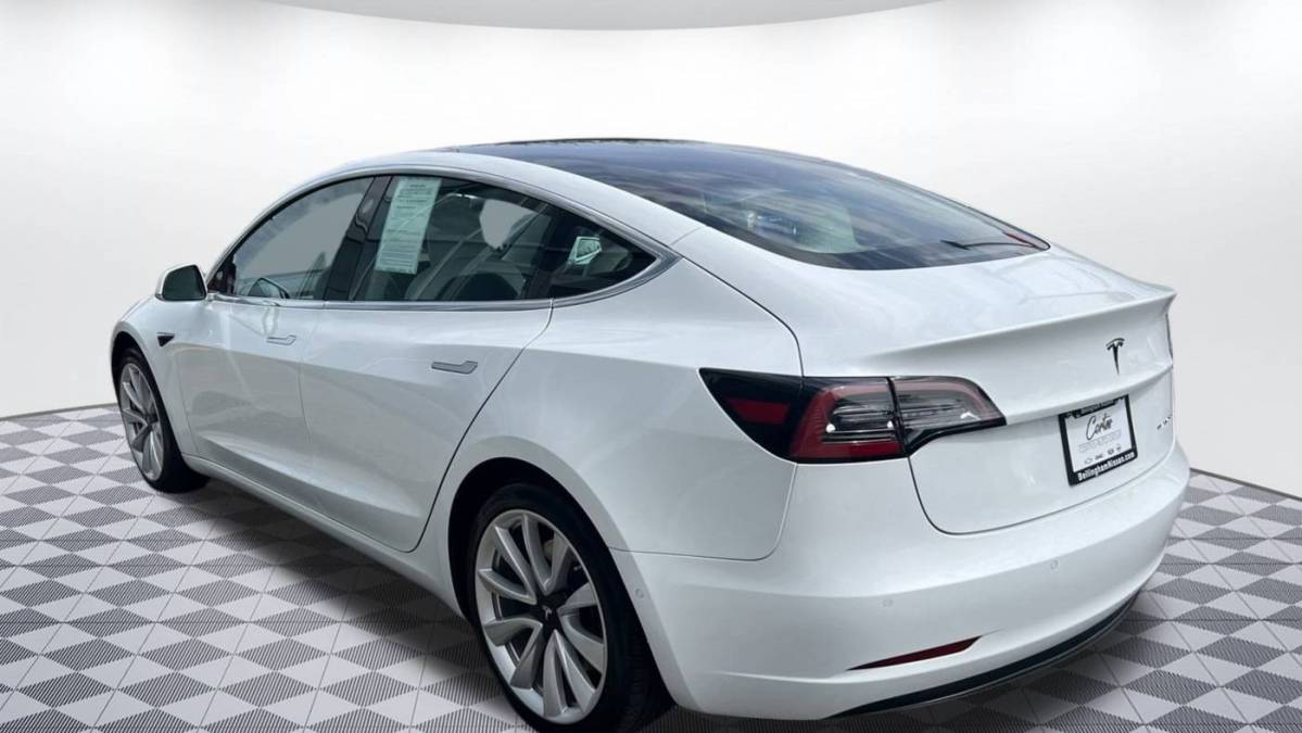 2018 Tesla Model 3 5YJ3E1EBXJF122477