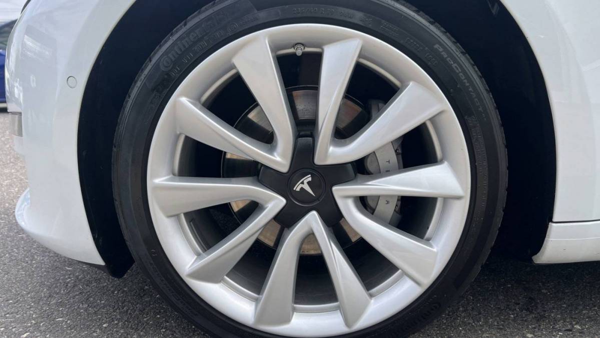 2018 Tesla Model 3 5YJ3E1EBXJF122477