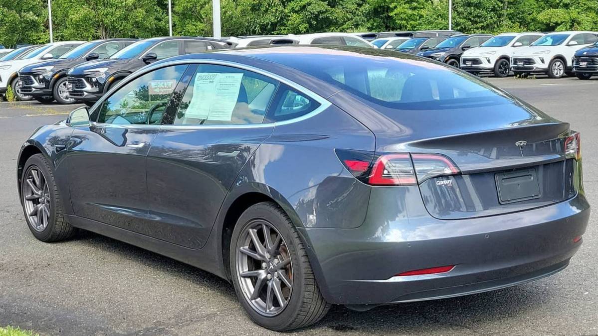 2019 Tesla Model 3 5YJ3E1EA4KF400105