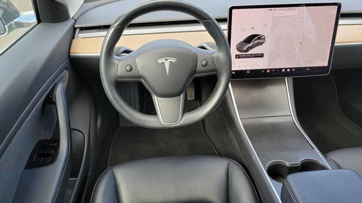 2019 Tesla Model 3 5YJ3E1EA4KF400105