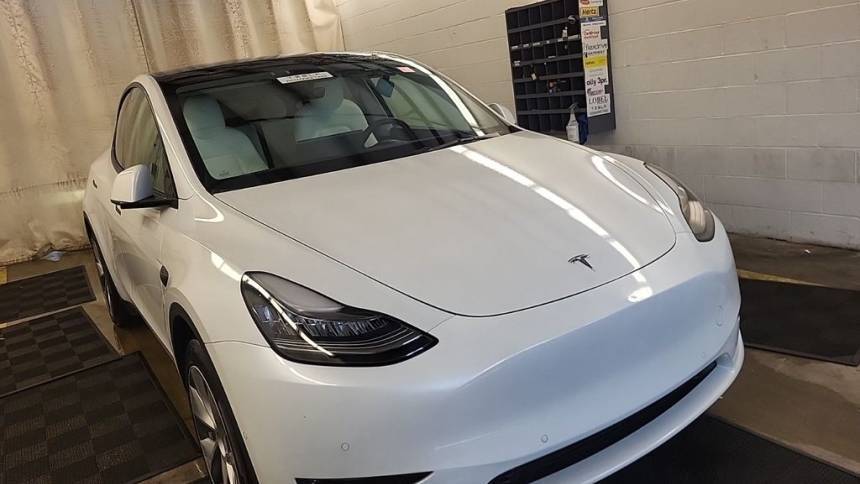 2021 Tesla Model Y 5YJYGAEE2MF238206