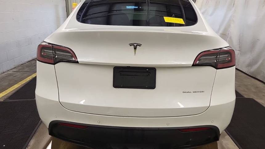 2021 Tesla Model Y 5YJYGAEE2MF238206