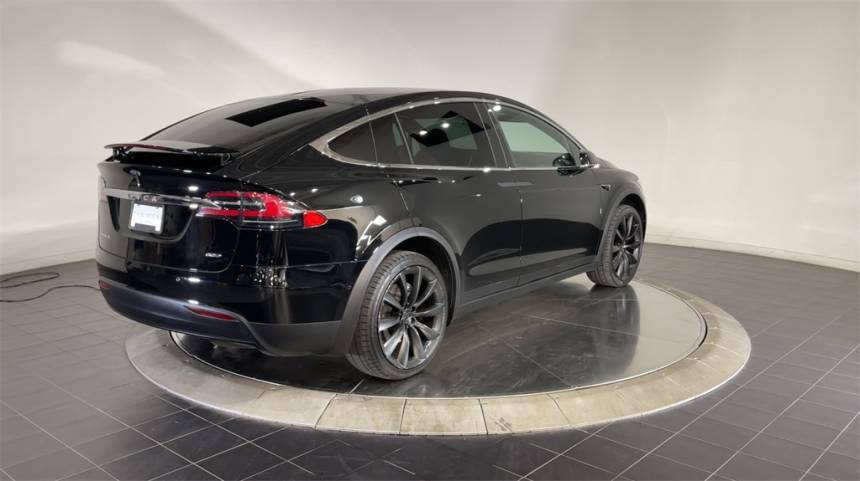 2017 Tesla Model X 5YJXCBE29HF044426