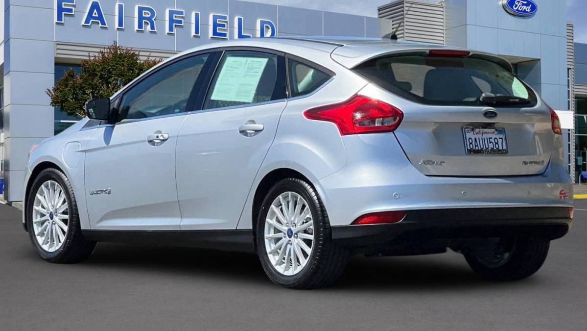 2017 Ford Focus 1FADP3R46HL255224