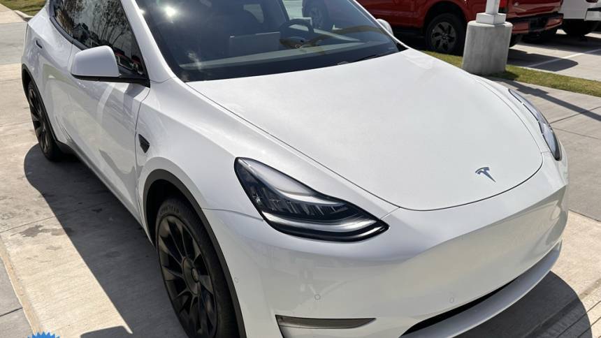 2020 Tesla Model Y 5YJYGDEE1LF011069